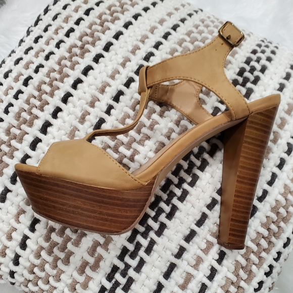 High heels - Picture 2 of 11